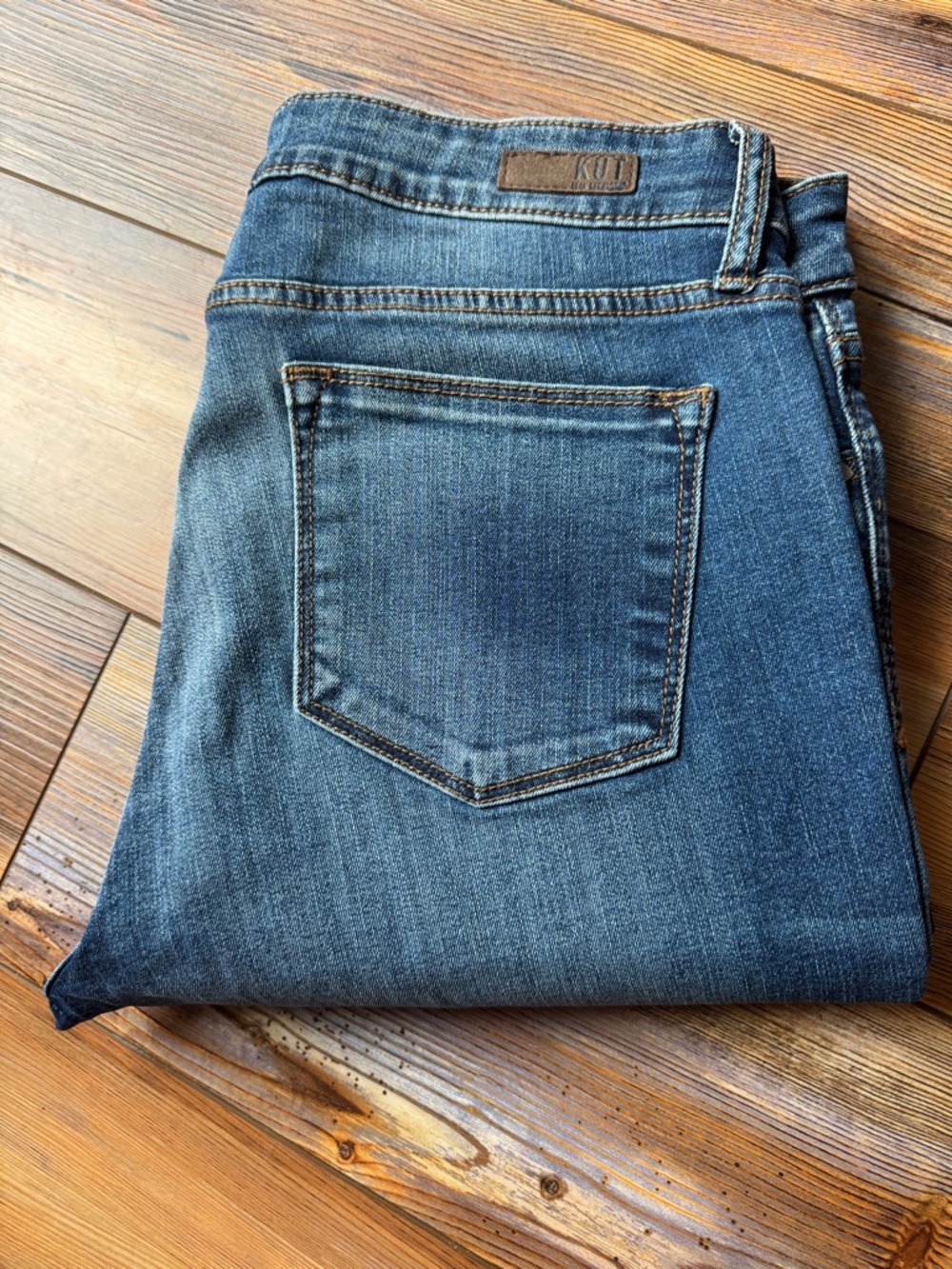 KUT from the Kloth Baby Bootcut Jeans 12S Petite Medium Wash